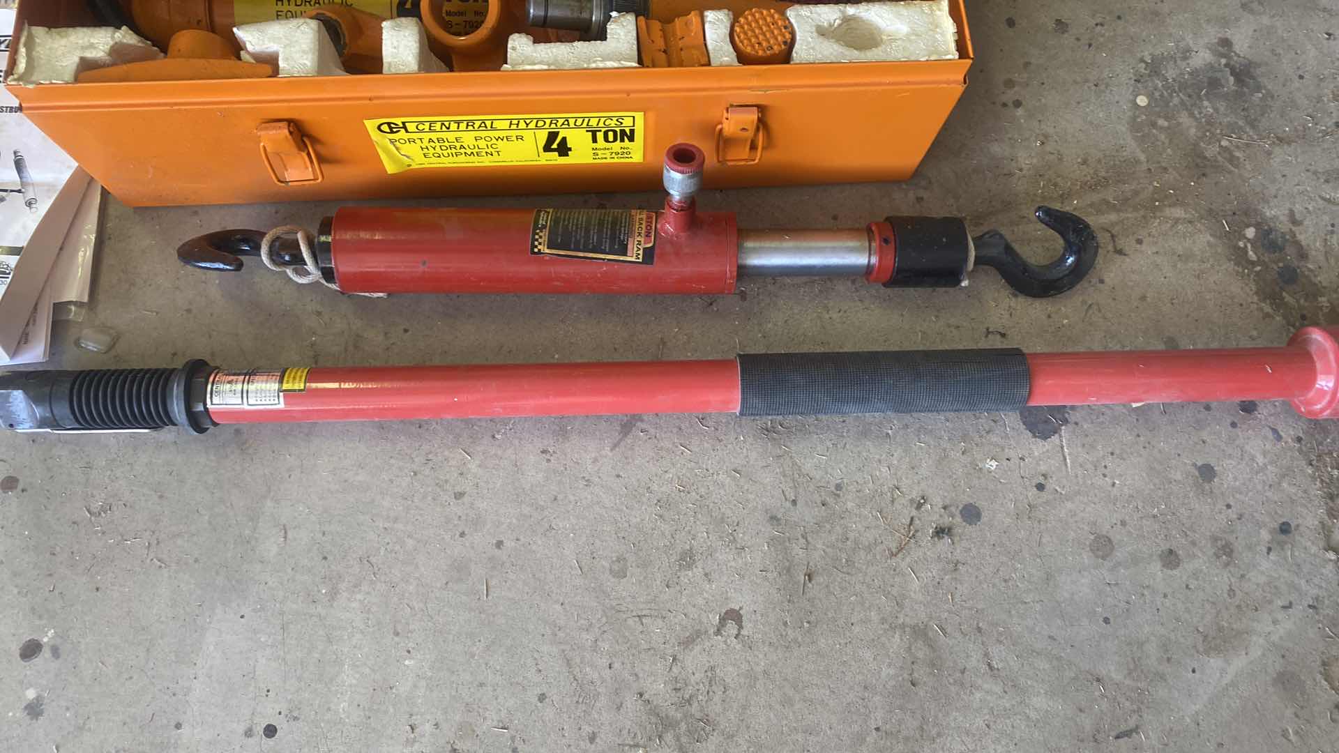 Photo 1 of CENTRAL HYDRAULICS 4 TON PORTABLE EQUIPMENT BODY REPAIR KIT