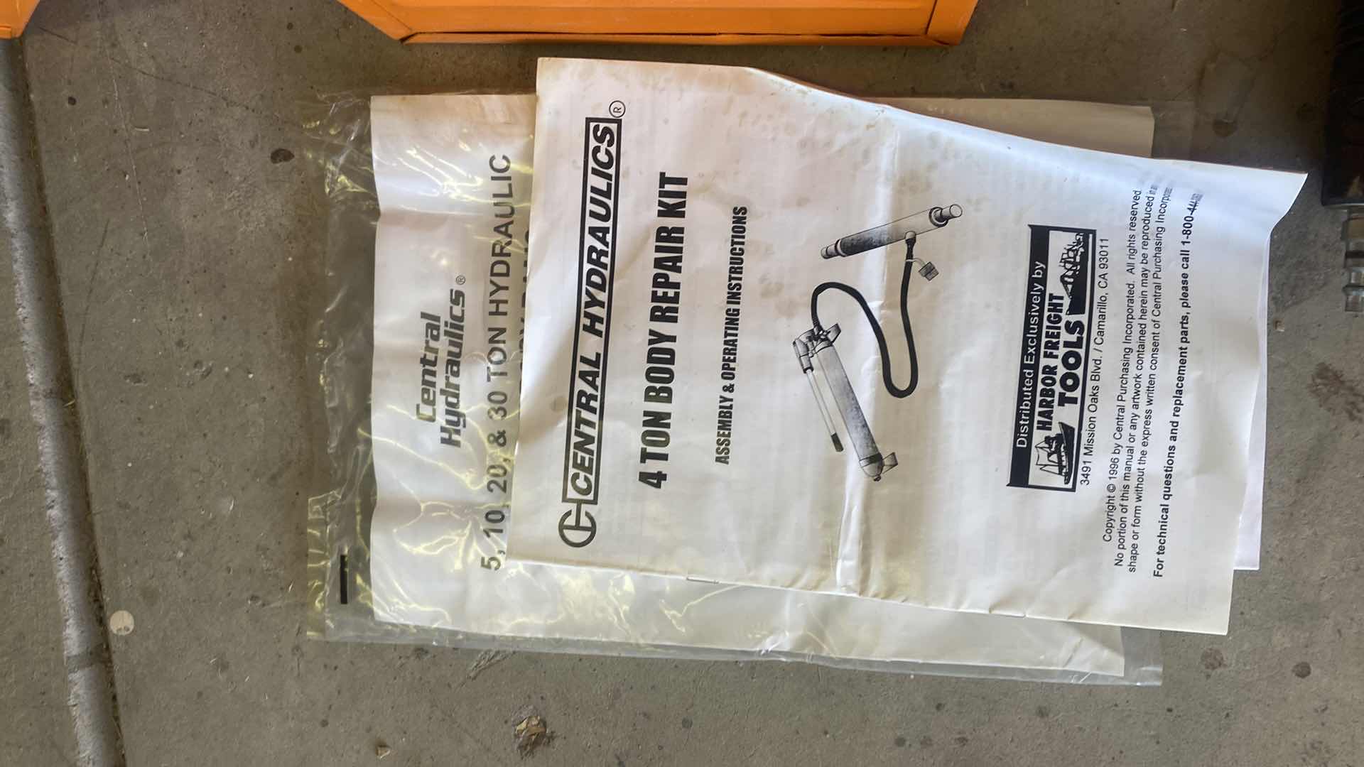 Photo 1 of CENTRAL HYDRAULICS 4 TON PORTABLE EQUIPMENT BODY REPAIR KIT