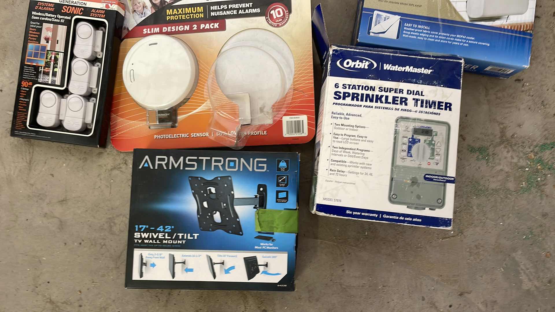 Photo 1 of ASSORTED HOME ITEMS