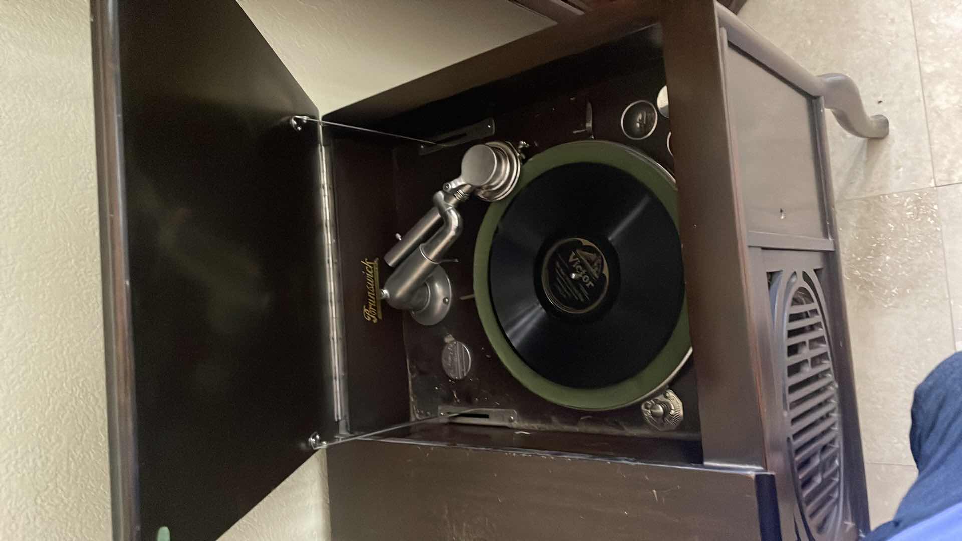 Photo 1 of ANTIQUE BRUNSWICK 1920’S PHONOGRAPH RECORDS INCLUDED WORKS -Record player 100-yr-old Brunswick crank up