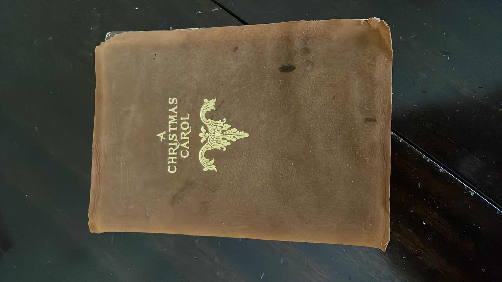 Photo 1 of ANTIQUE GIFTED 1915 “A CHRISTMAS CAROL” BOOK