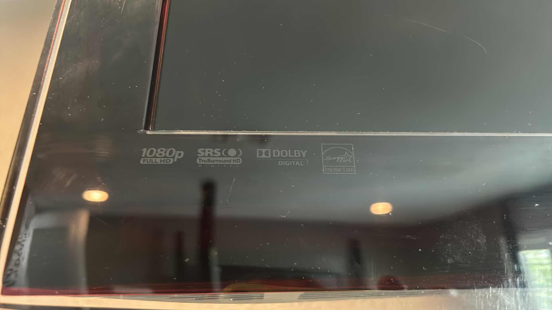 Photo 1 of 40” SAMSUNG FLAT SCREEN TV WITH WALL MOUNT WITH REMOTE