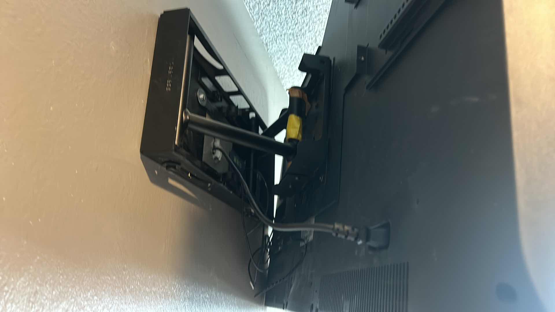 Photo 1 of 40” SAMSUNG FLAT SCREEN TV WITH WALL MOUNT WITH REMOTE