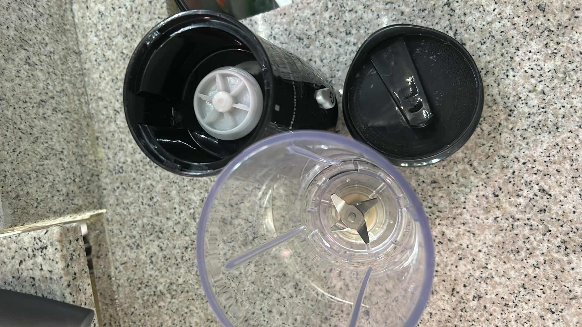 Photo 1 of HAMILTON BEACH BLENDER