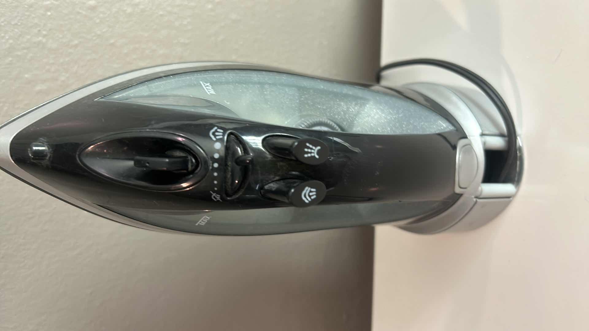 Photo 1 of HAMILTON BEACH IRON