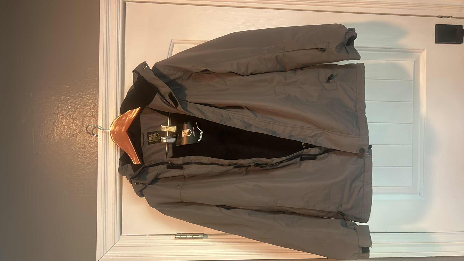 Photo 1 of MENSWEAR FREE SOLDIER KHAKI ZIP-UP JACKET WITH HOOD SIZE SMALL