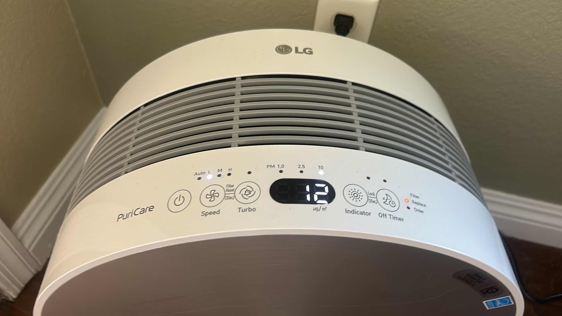 Photo 1 of LG PURICARE FAN WITH INDOOR AIR QUALITY GUIDE INDICATOR