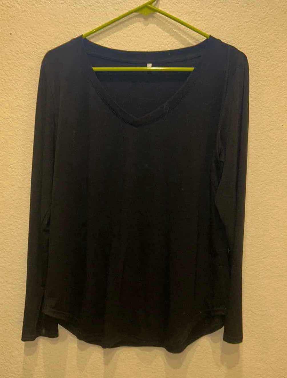 Photo 1 of 4-LADIES BLOUSES, 1-LADIES BLAZER