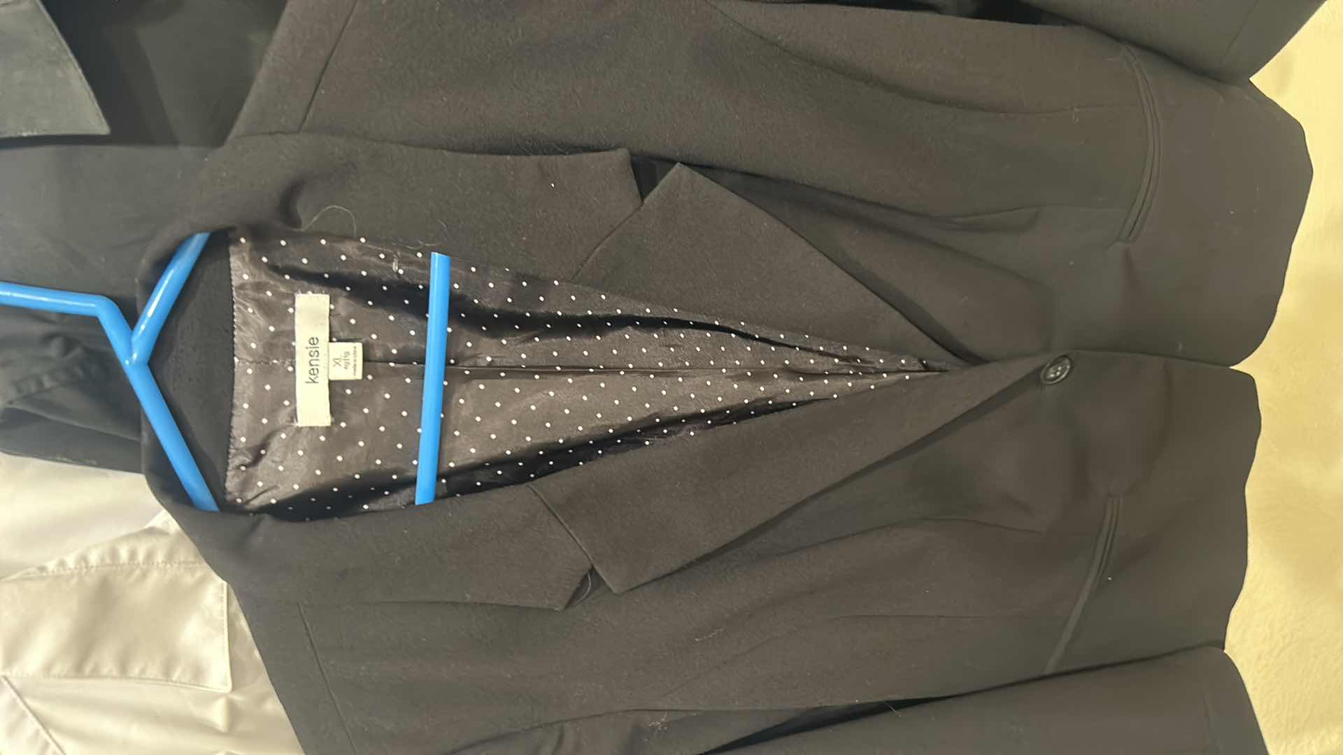 Photo 1 of 4-LADIES BLOUSES, 1-LADIES BLAZER