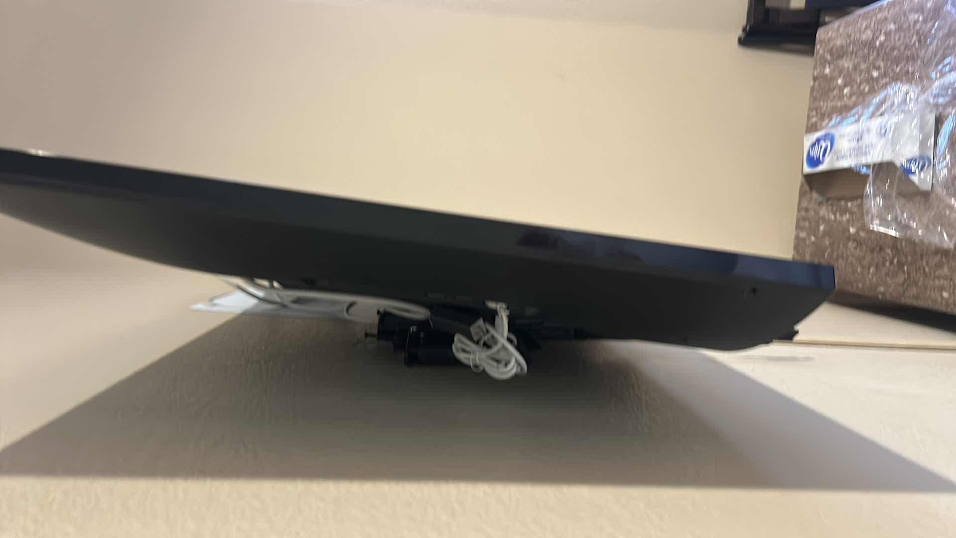 Photo 1 of 42" LG SMART TV W REMOTE & WALL MOUNT