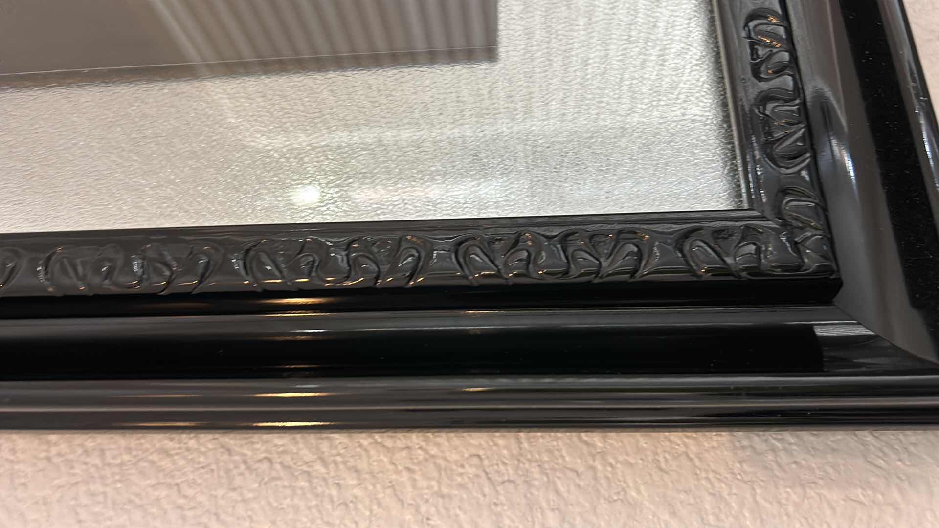 Photo 1 of GLOSSY BLACK FRAMED "MARILYN MONROE" PHOTO ARTWORK 16" X H18"