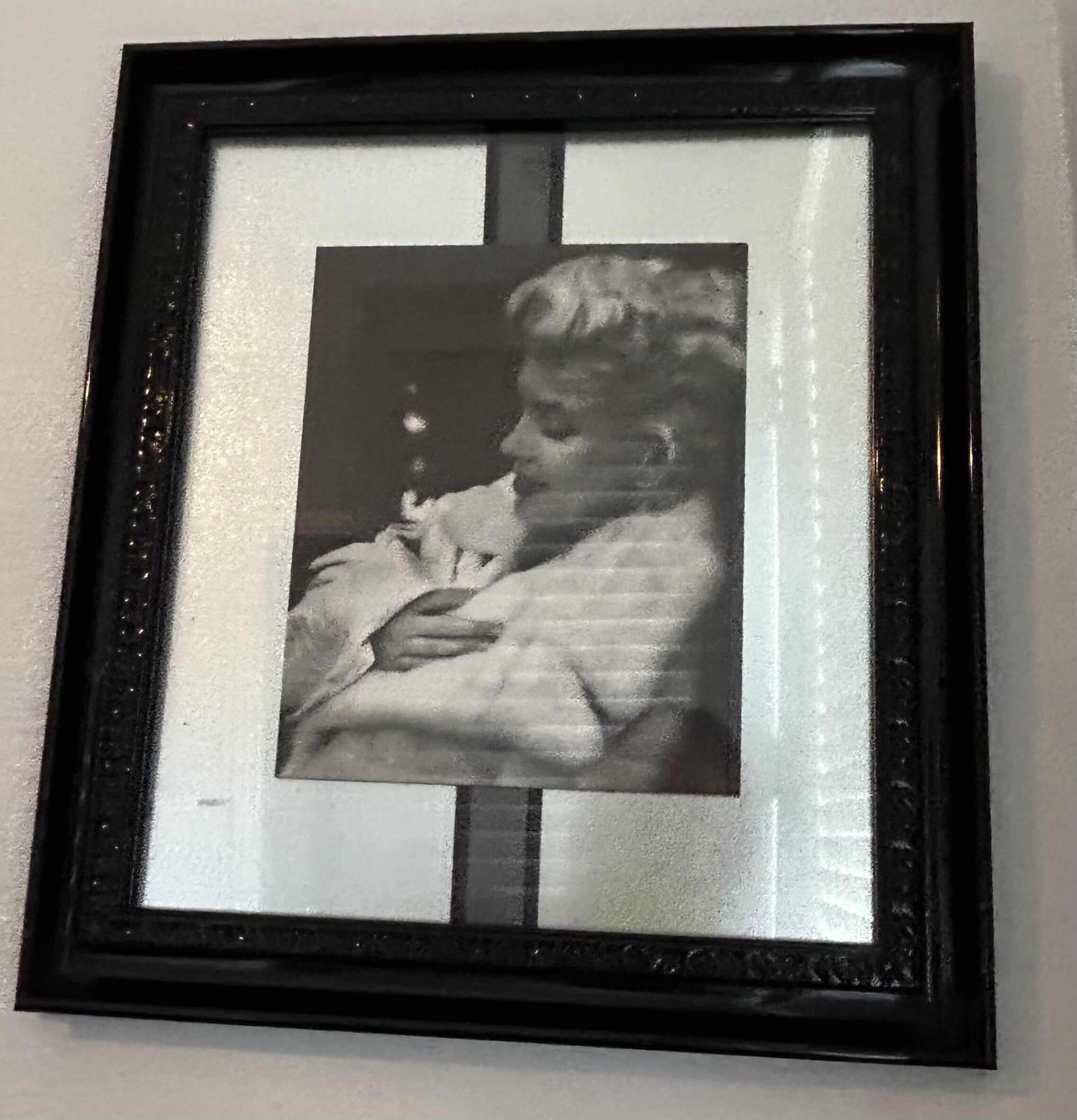Photo 3 of GLOSSY BLACK FRAMED "MARILYN MONROE" PHOTO ARTWORK 16" x 18"