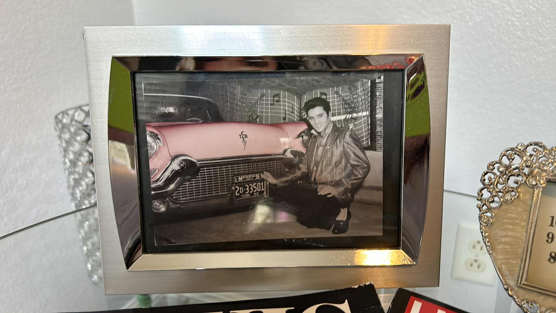 Photo 1 of HOME DÉCOR AND TWO COLLECTIBLE MAGAZINES, ELVIS PRESLEY AND THE RAT PACK.