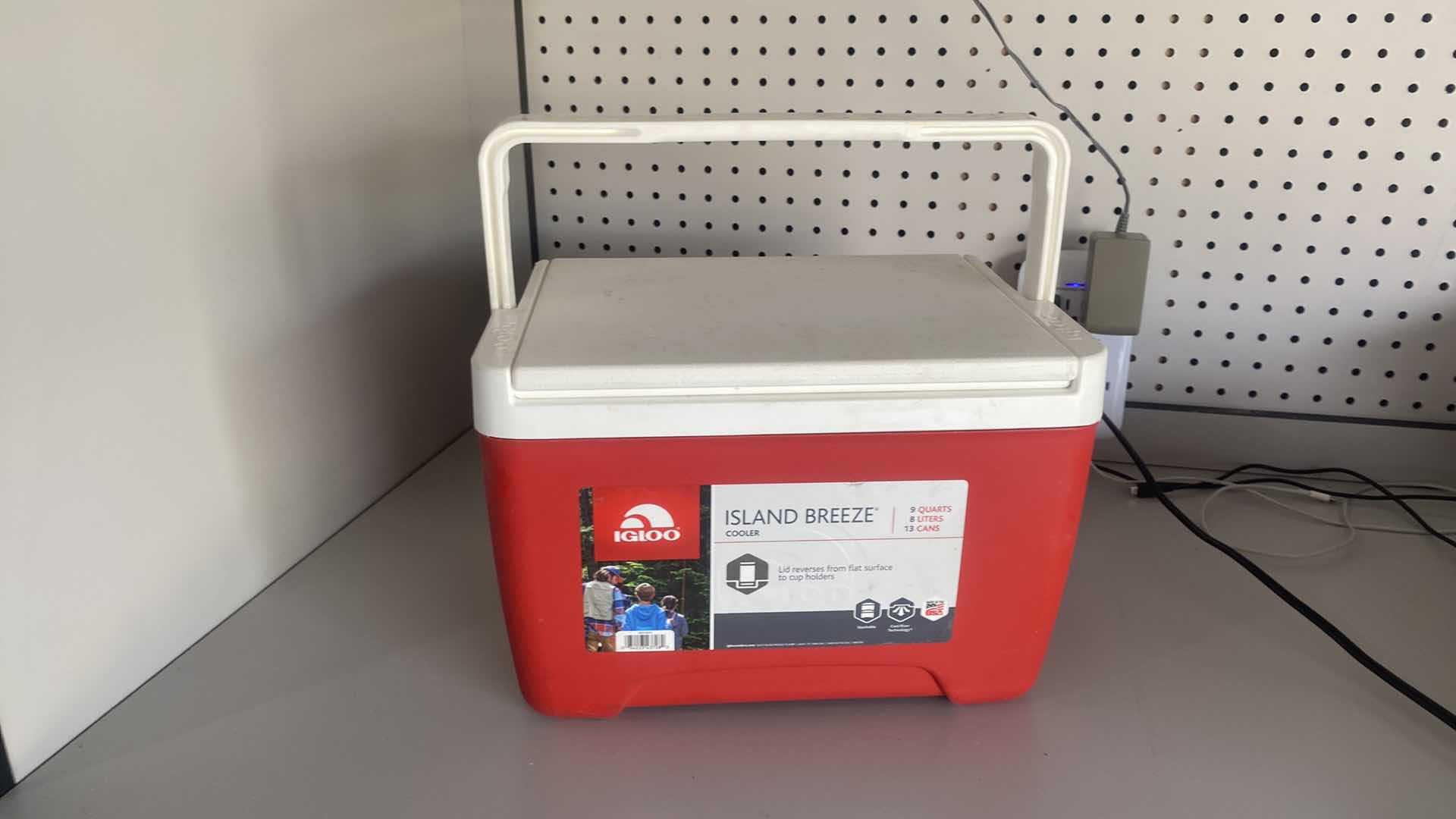 Photo 1 of IGLOO 5 GALLON DRINKING WATER & 9 QT COOLERS