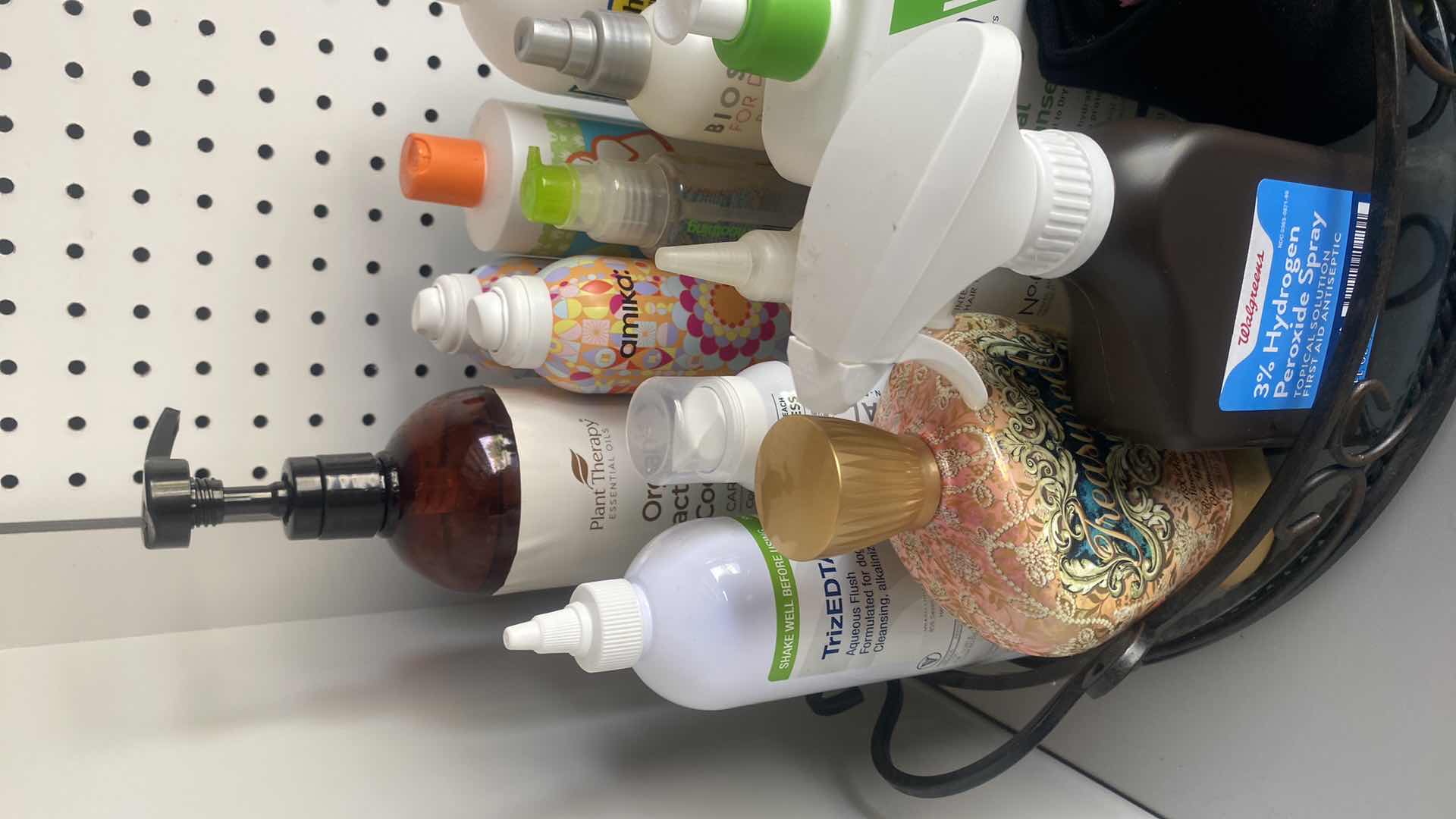 Photo 1 of PET & PERSONAL CARE ITEMS ON TRAY