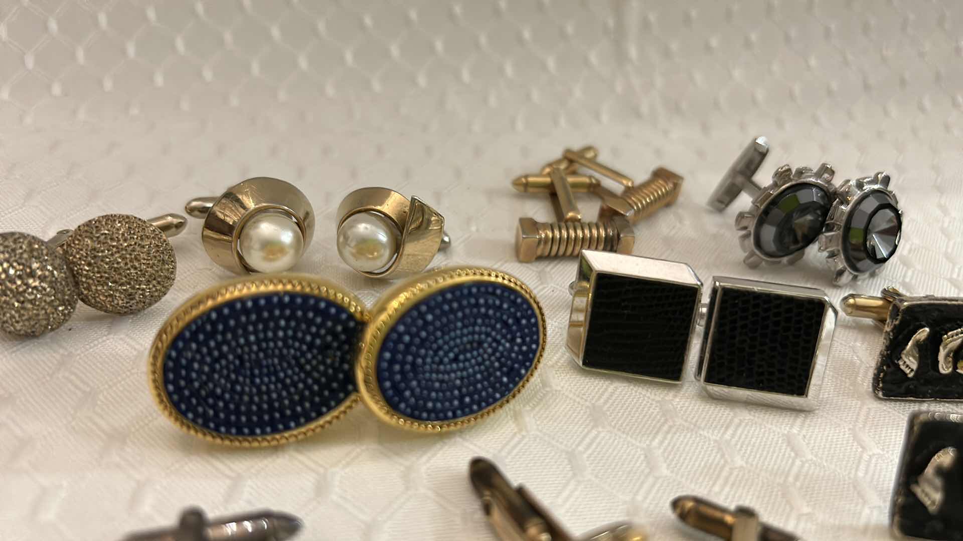 Photo 1 of MEN'S CUFFLINKS AND TIE CLIPS.