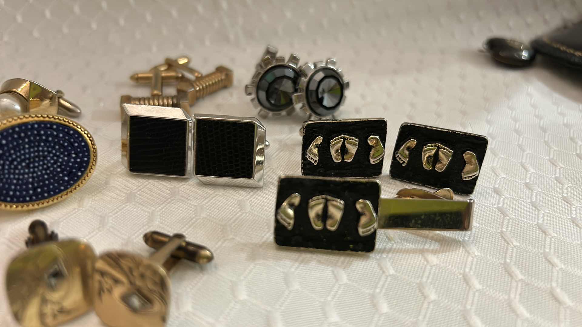 Photo 1 of MEN'S CUFFLINKS AND TIE CLIPS.