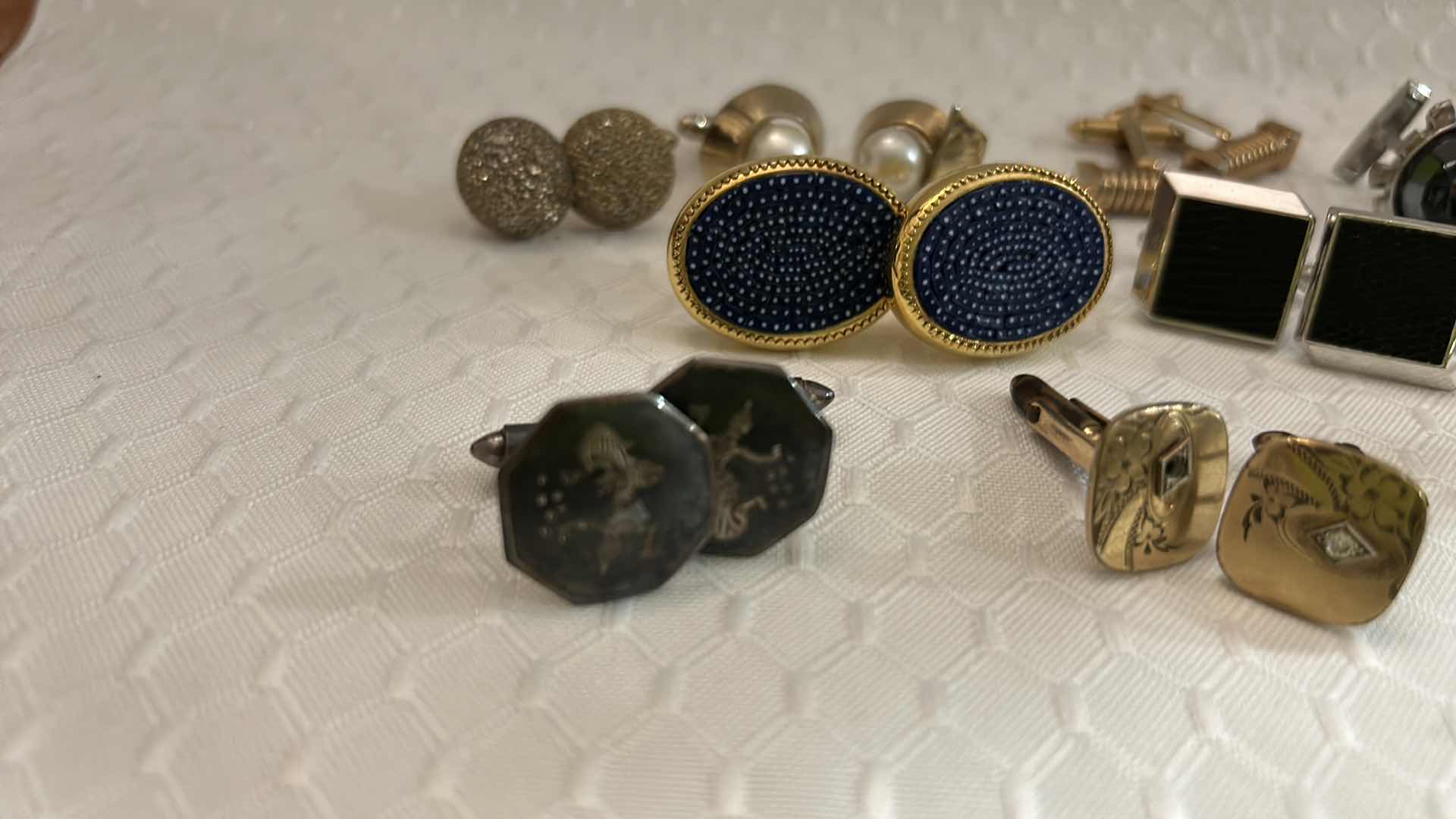 Photo 1 of MEN'S CUFFLINKS AND TIE CLIPS.