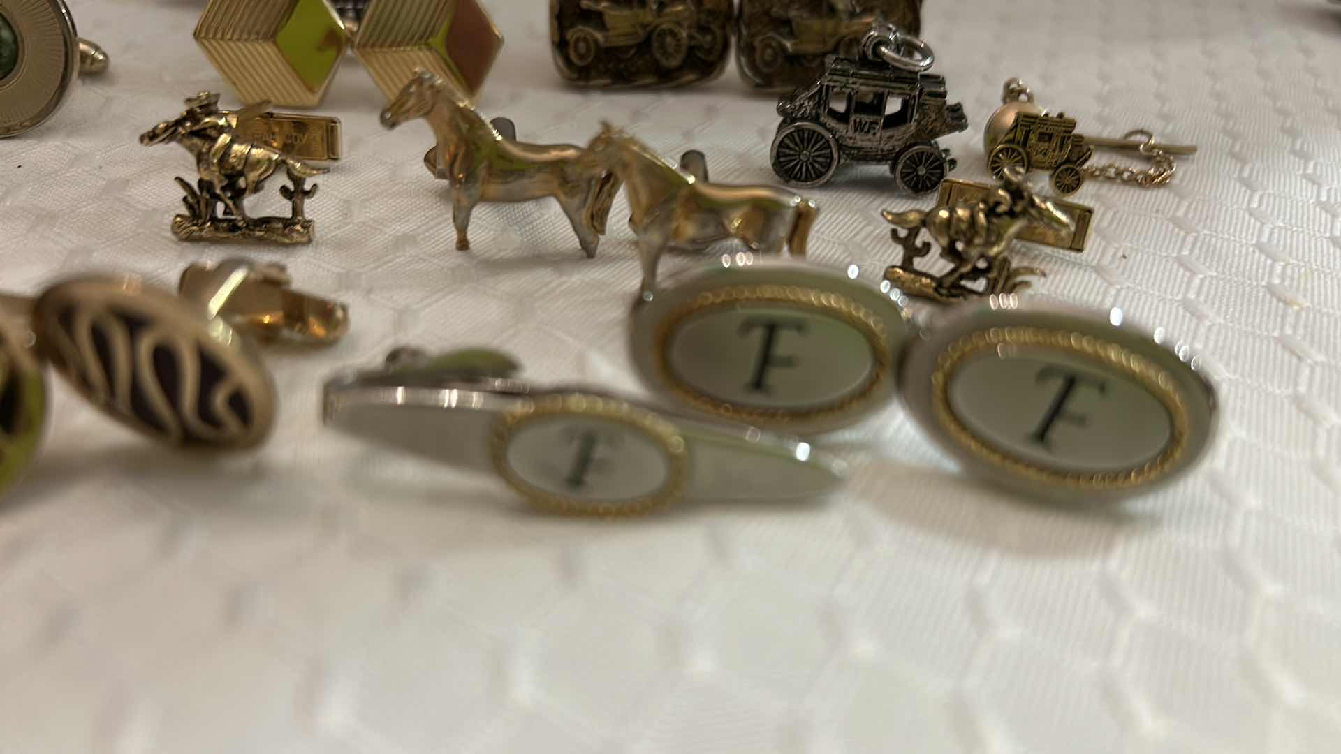 Photo 1 of MEN'S CUFFLINKS AND TIE CLIPS.