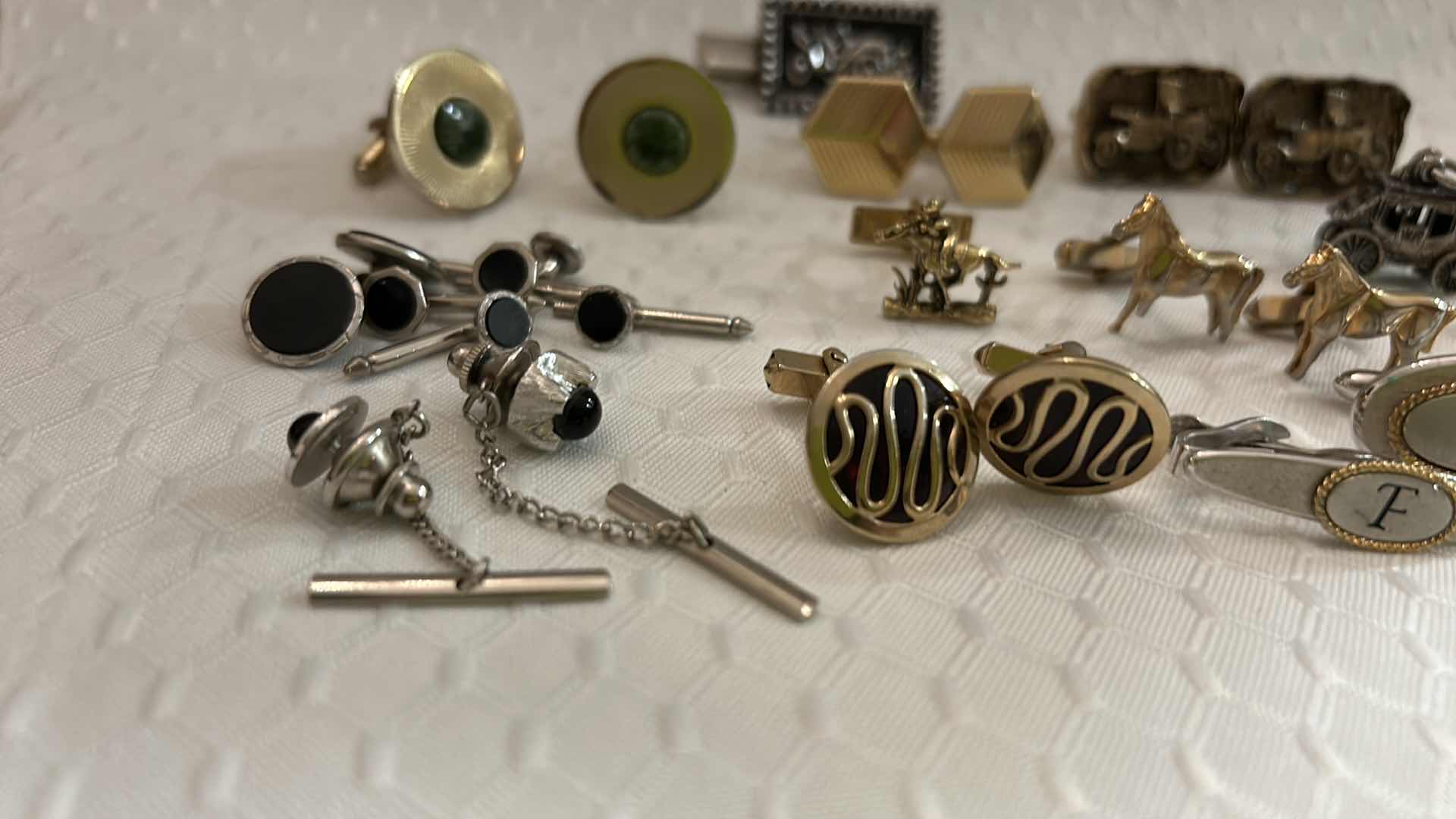 Photo 1 of MEN'S CUFFLINKS AND TIE CLIPS.