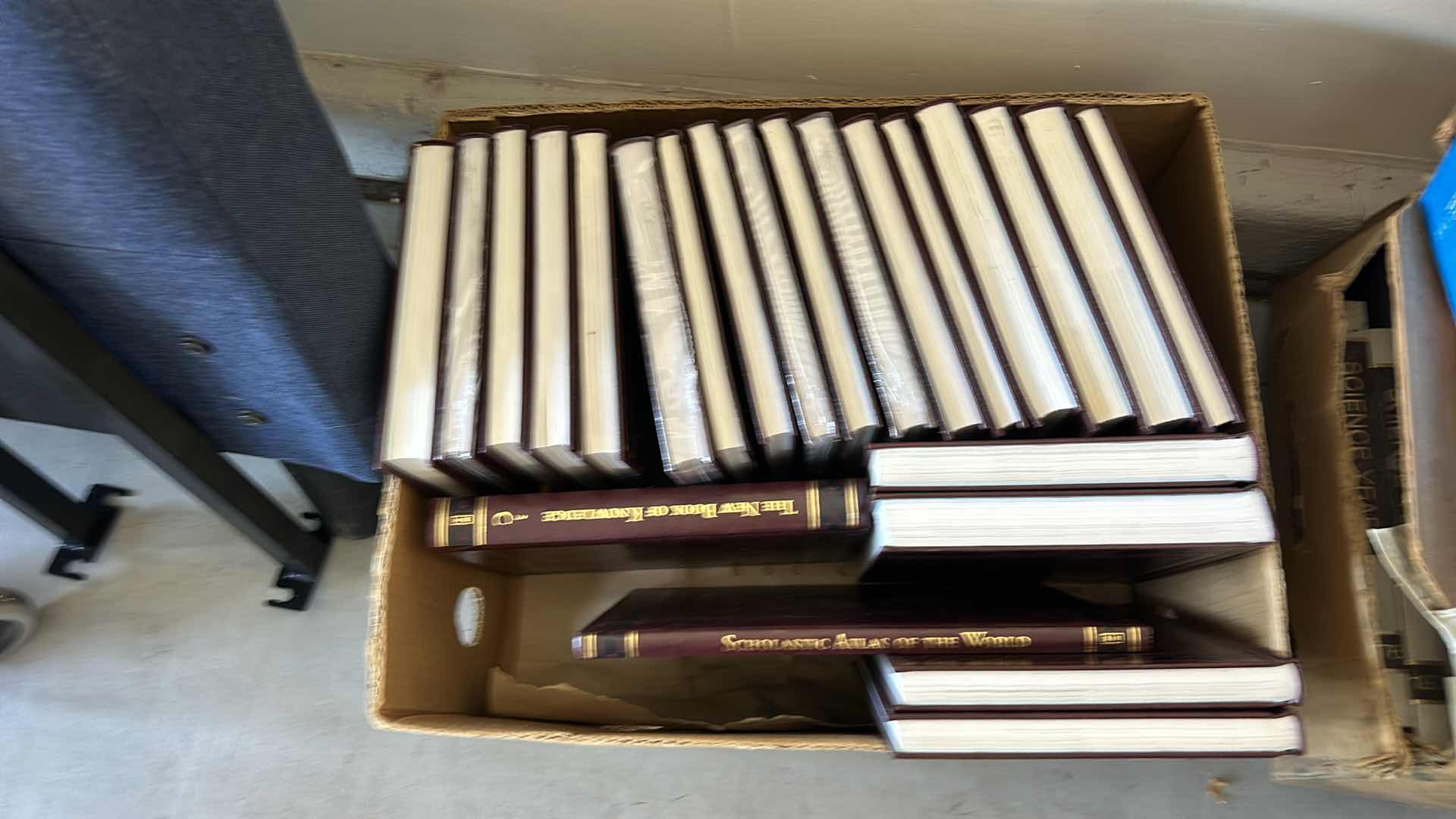 Photo 1 of BOX OF HARDCOVER BOOKS THE NEW BOOK OF KNOWLEDGE.