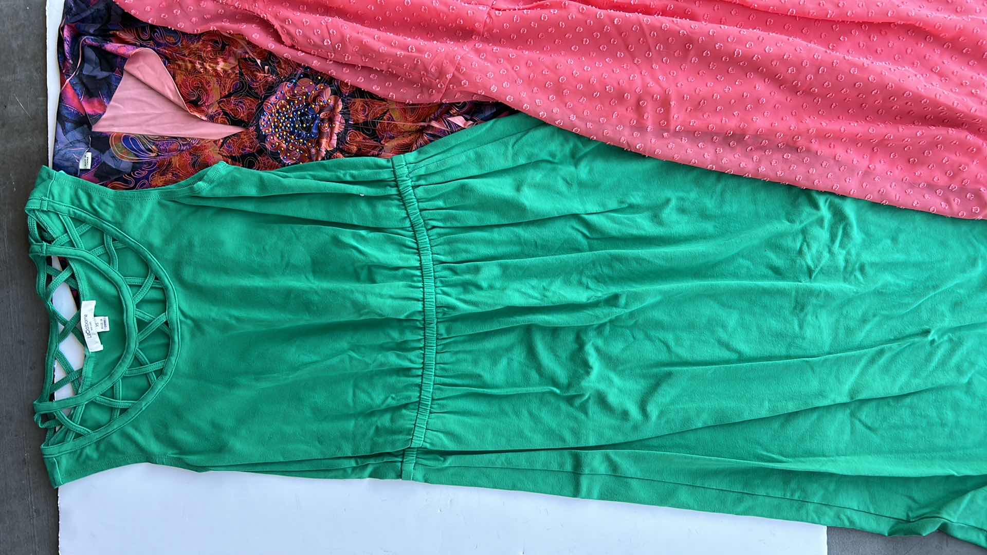 Photo 1 of WOMENSWEAR-6PC SIZE S /M