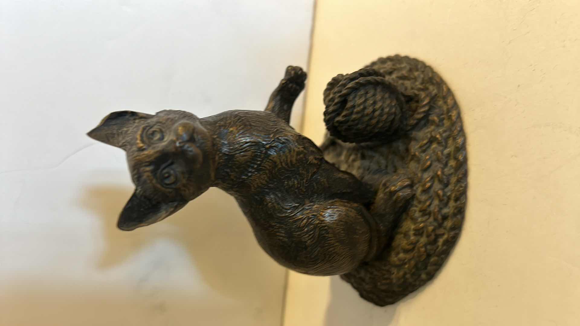 Photo 1 of 4- HOME DÉCOR: VASE H 10”, TWO METAL CATS, AND A GLASS COLISEUM SEE-THROUGH PAPERWEIGHT