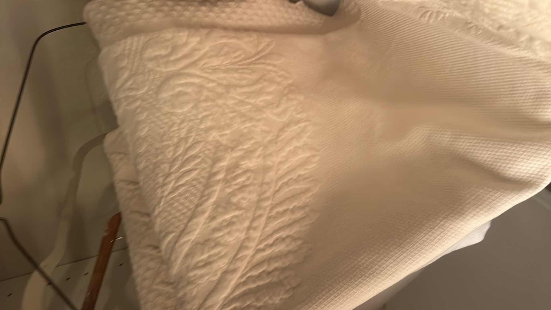 Photo 1 of 100% COTTON COMFORTER