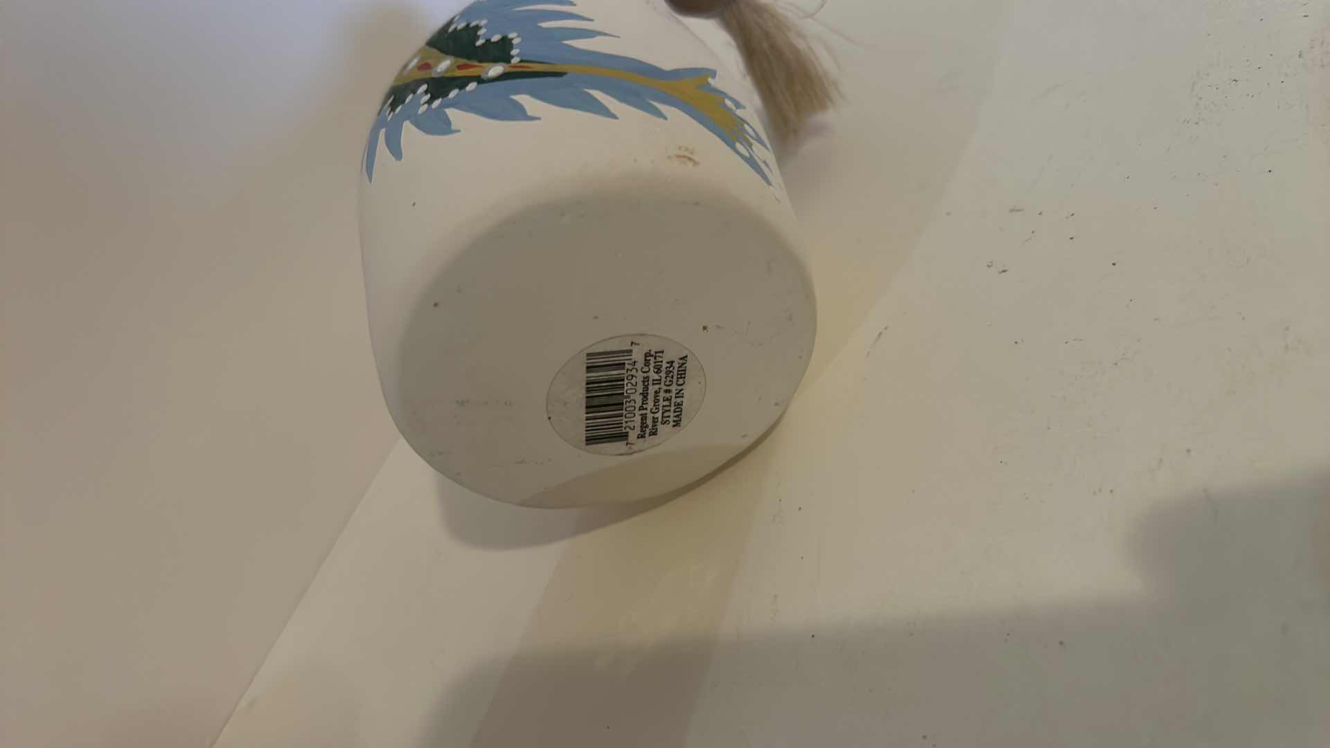 Photo 3 of 3 - NATIVE AMERICAN COLLECTIBLES VASE H 5 1/4“