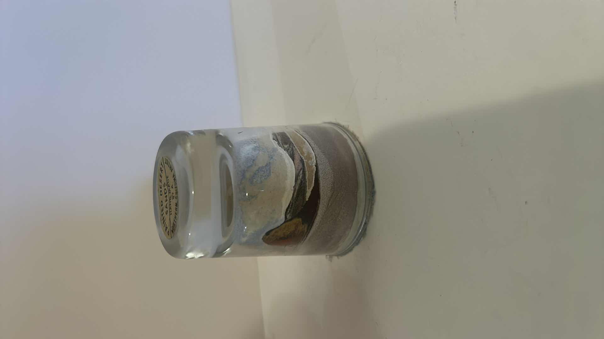 Photo 4 of 3 - NATIVE AMERICAN COLLECTIBLES VASE H 5 1/4“