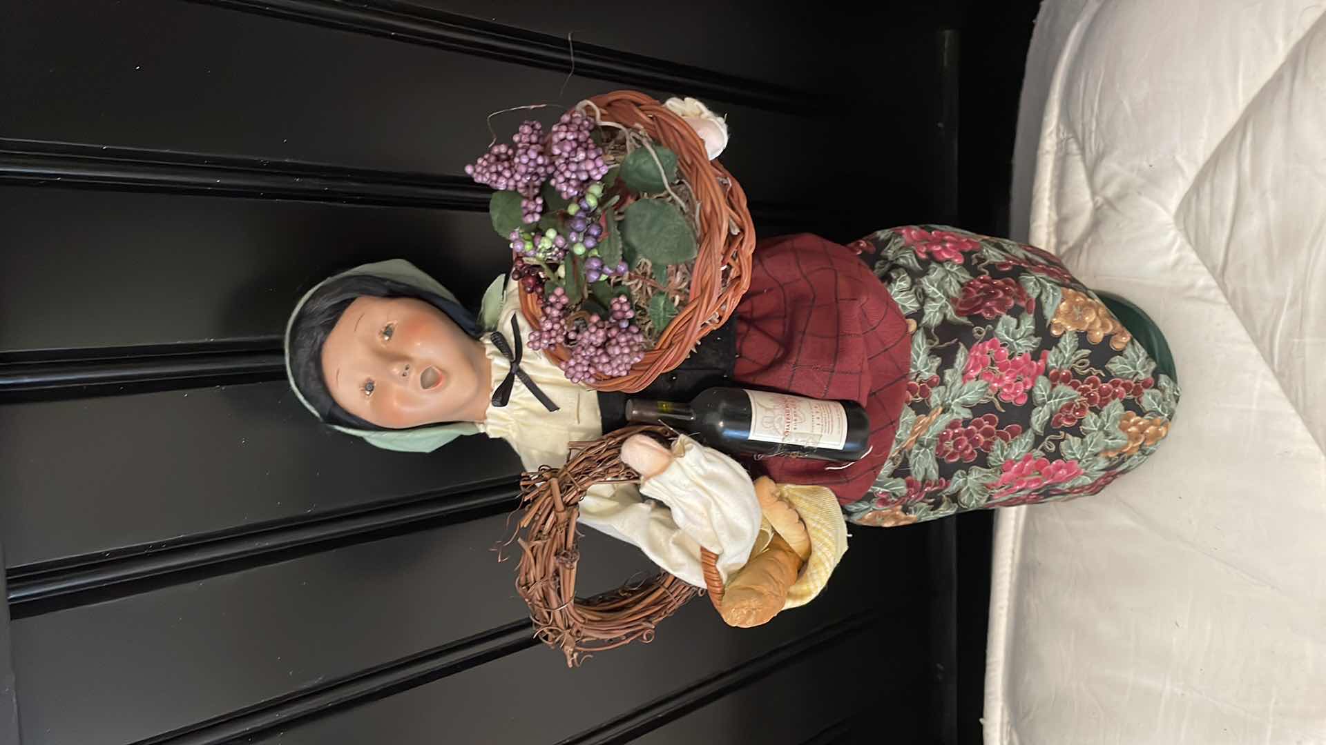 Photo 4 of BYERS CHOICE CAROLER CHRONICLES 14” FIGURE