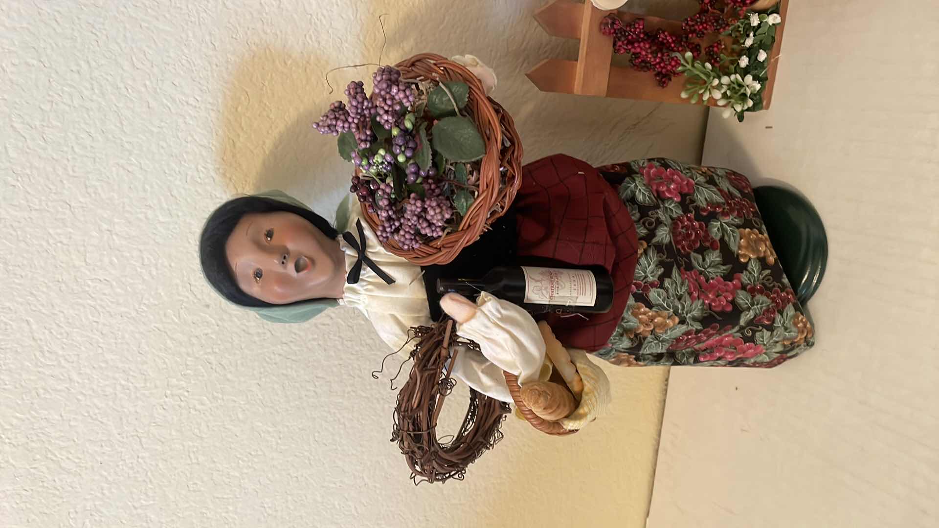 Photo 1 of BYERS CHOICE CAROLER CHRONICLES 14” FIGURE