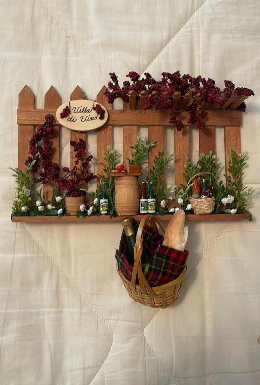 Photo 1 of BYERS CHOICE FIGURE ACCESSORIES