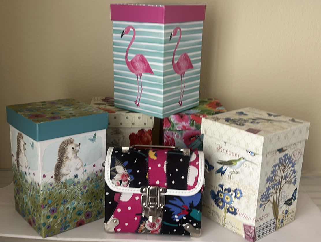 Photo 1 of 5 SMALL STORAGE BOXES HAND SMALL COLORFUL PURSE 7 1/4”