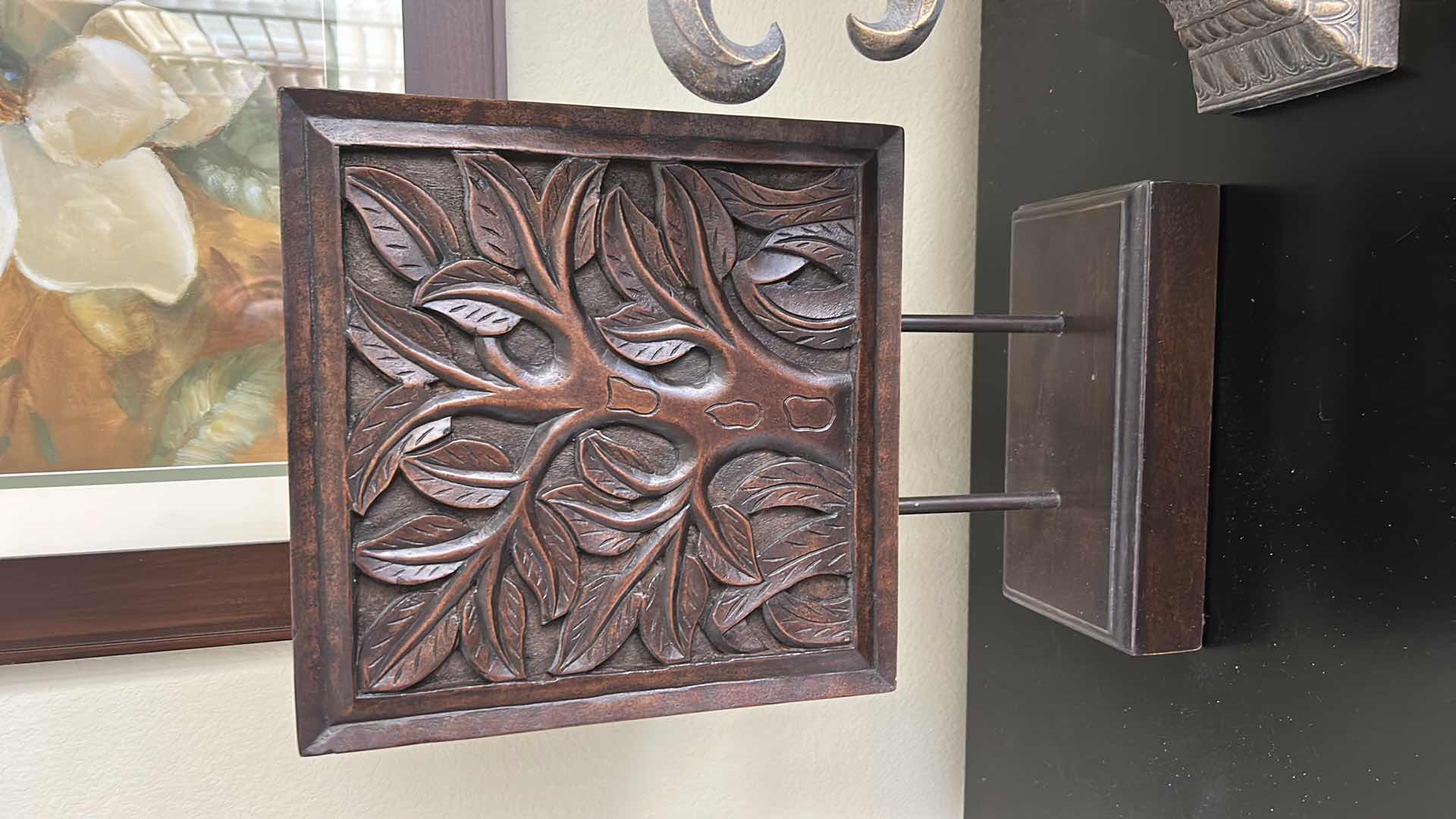 Photo 1 of 2 PC HOME DECOR (TALLEST H 18.5”)