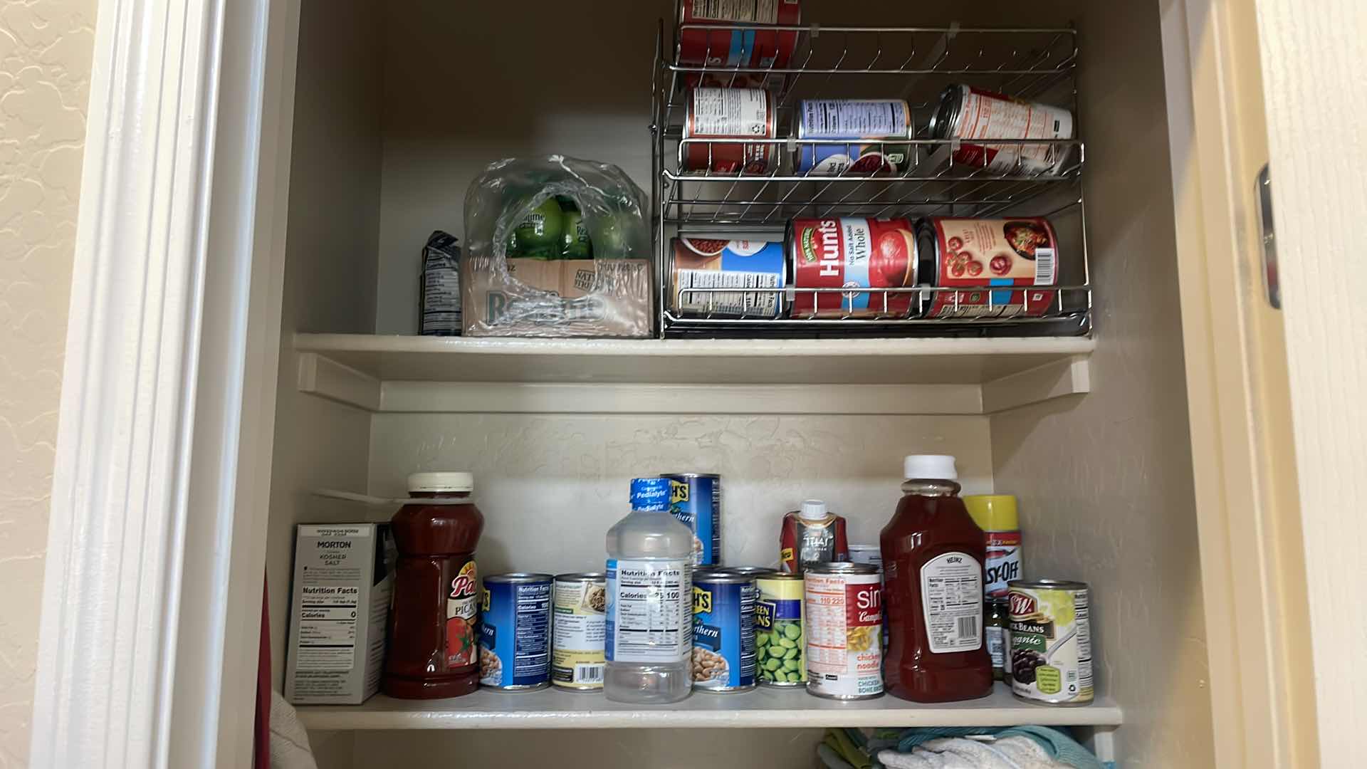 Photo 1 of CONTENTS OF PANTRY