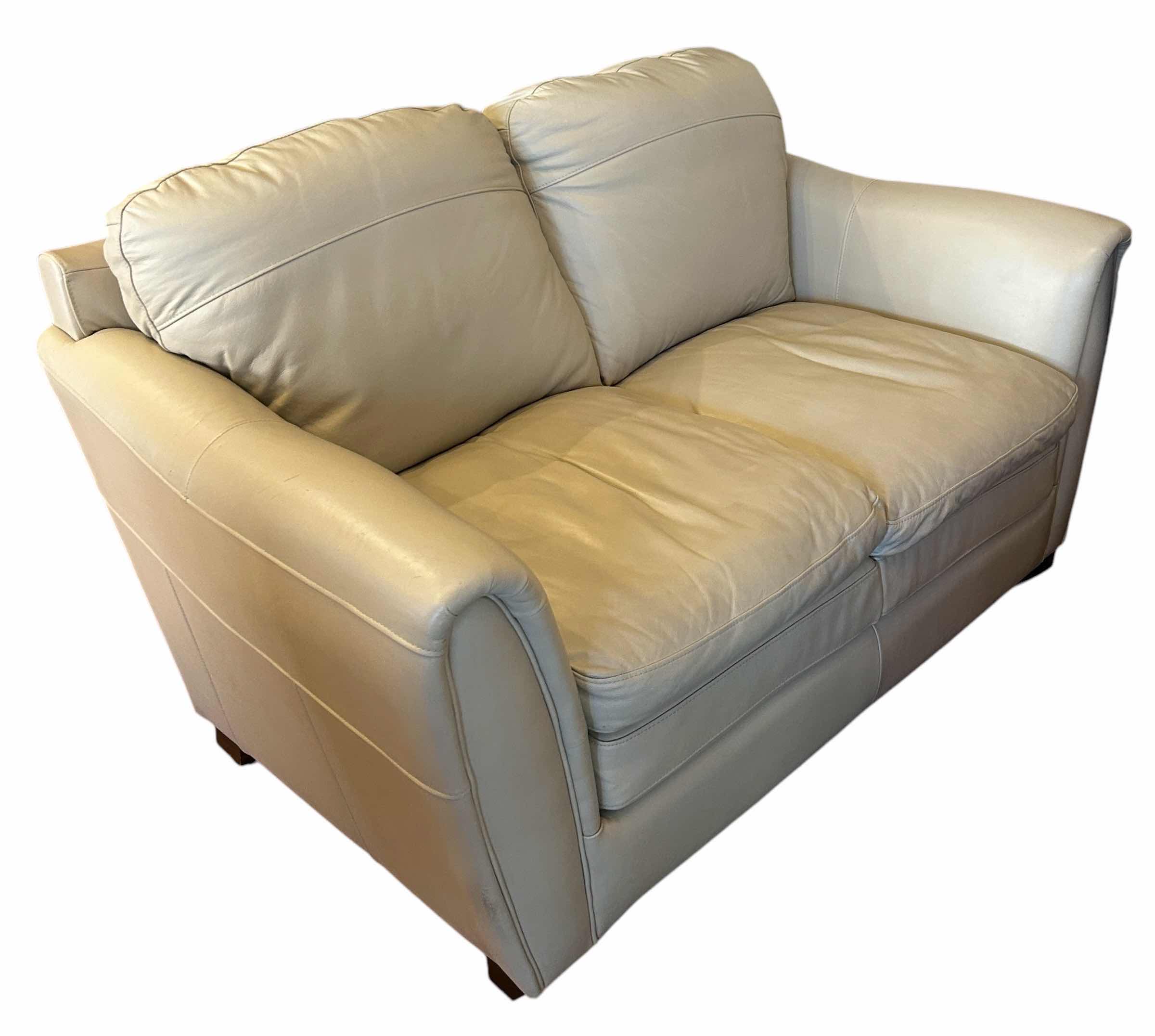 Photo 1 of 5’ LEATHER ITALIA USA CREAM COLORED LOVESEAT
