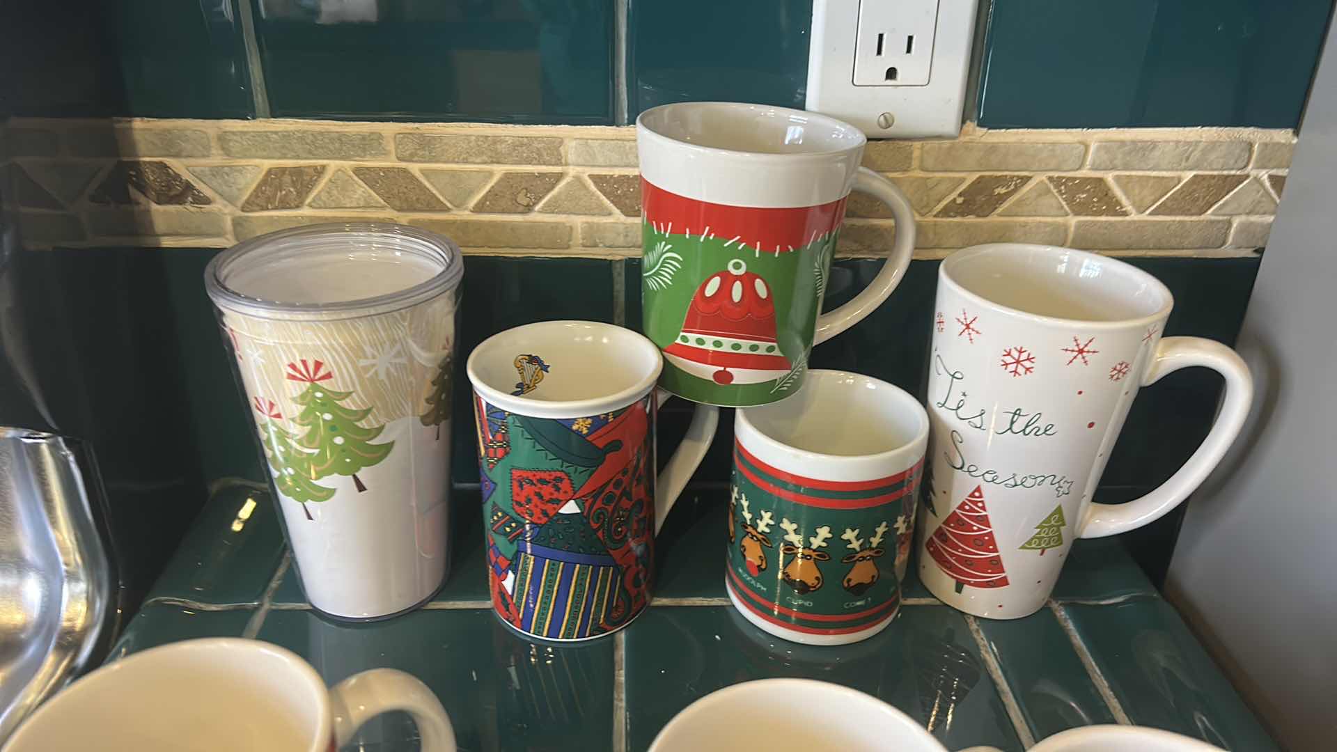 Photo 5 of 16 PC CHRISTMAS THEMED COFFEE MUGS