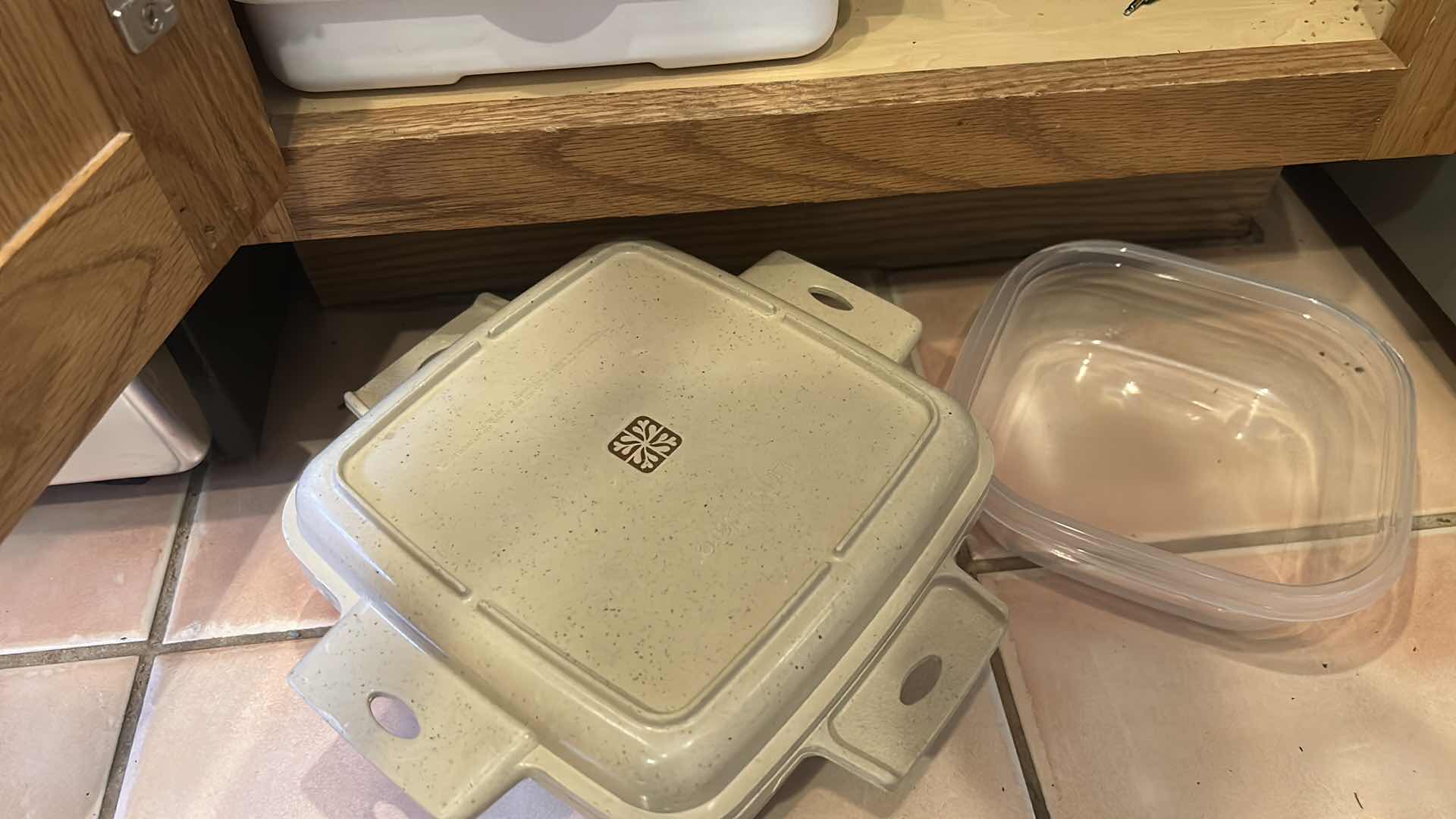 Photo 1 of CONTENTS OF KITCHEN CABINET