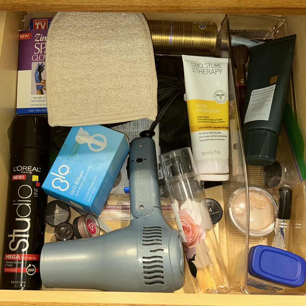 Photo 1 of CONTENTS OF DRAWER IN PRIMARY BATHROOM-