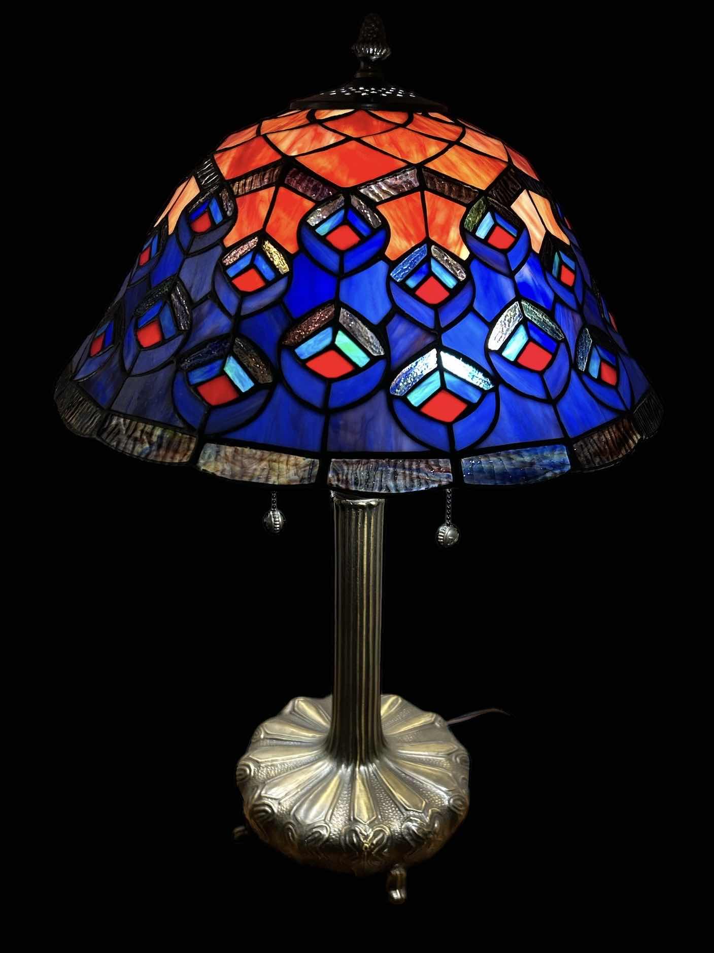Photo 1 of RESIN TIFFANY STYLE TABLE LAMP H25”