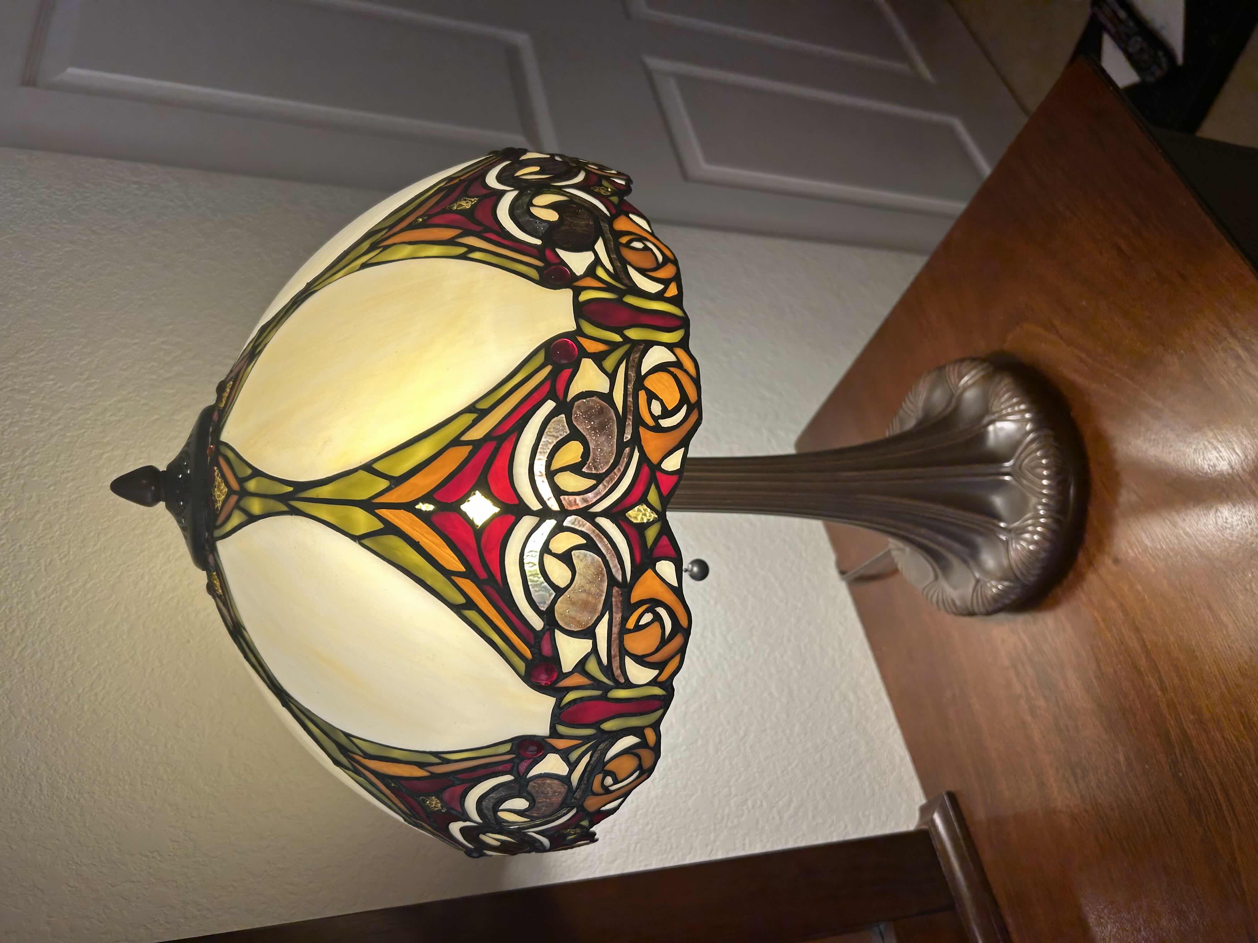 Photo 1 of TIFFANY STYLE TABLE LAMP H 24”