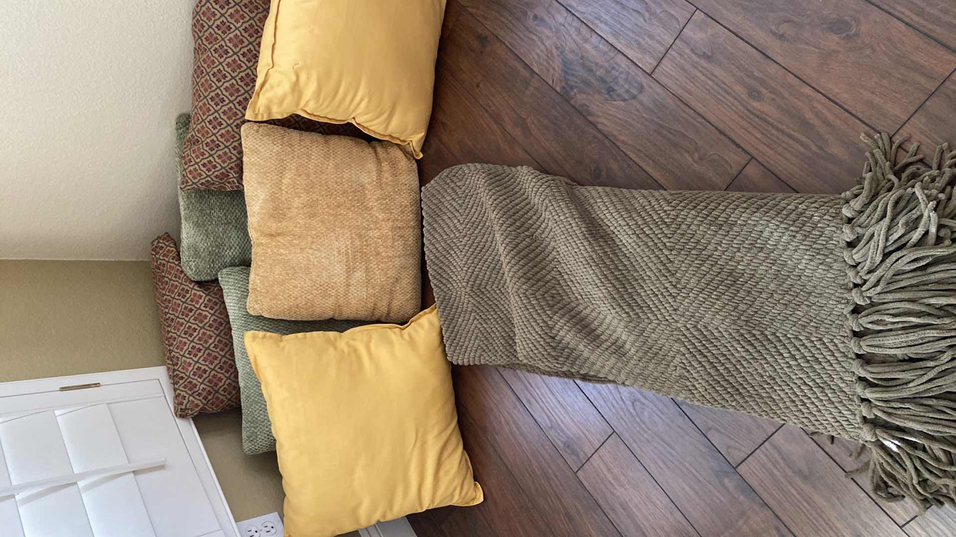 Photo 1 of 7-PILLOWS AND THROW