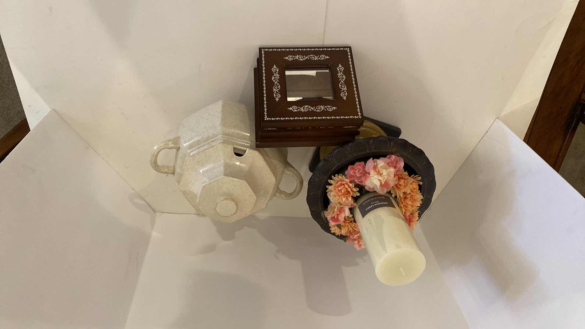 Photo 1 of 6-URN WITH CANDLE H14/2”, TUREEN, 3 WALL DECOR