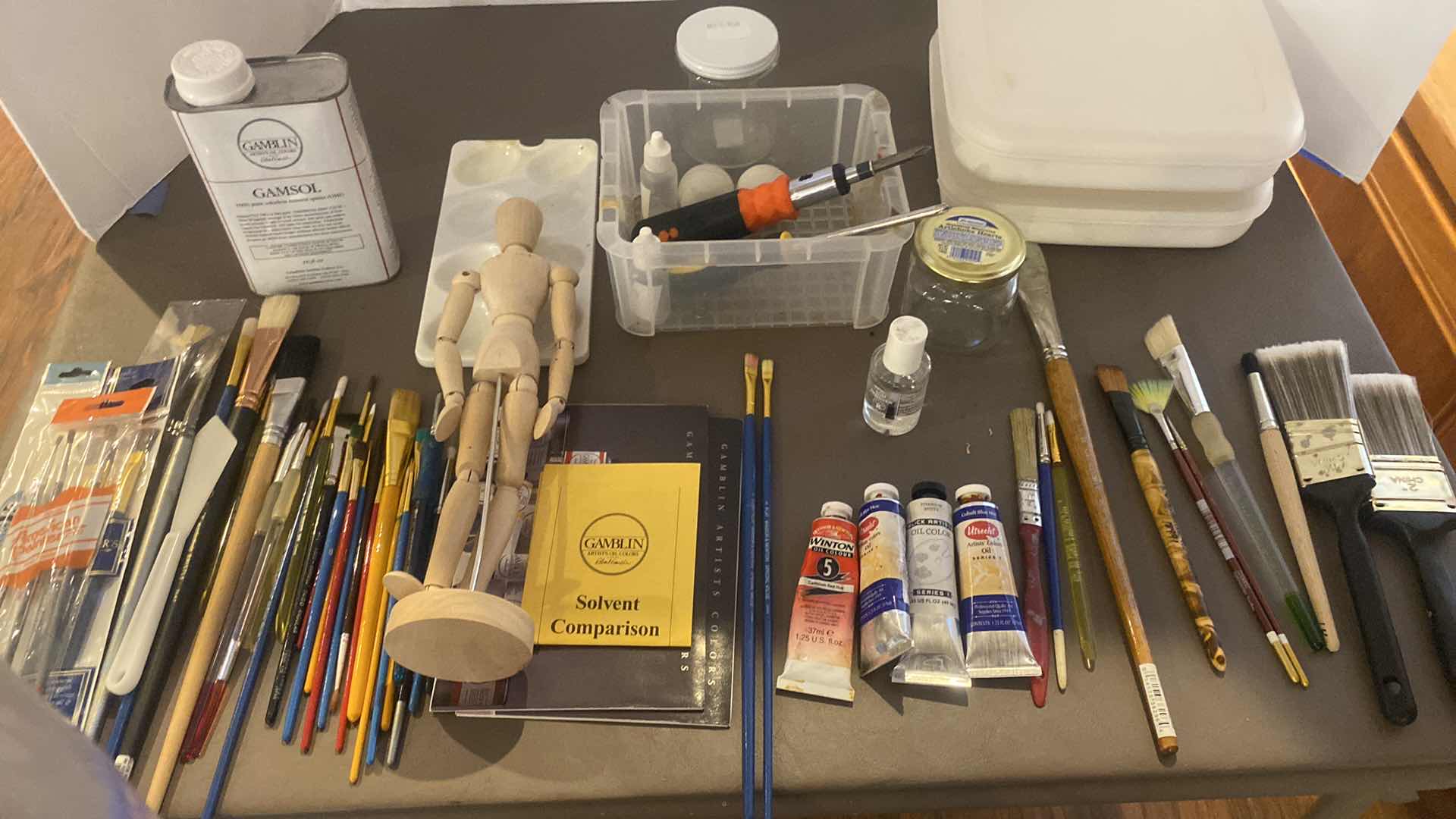 Photo 1 of ARTIST OIL BRUSHES AND SUPPLIES