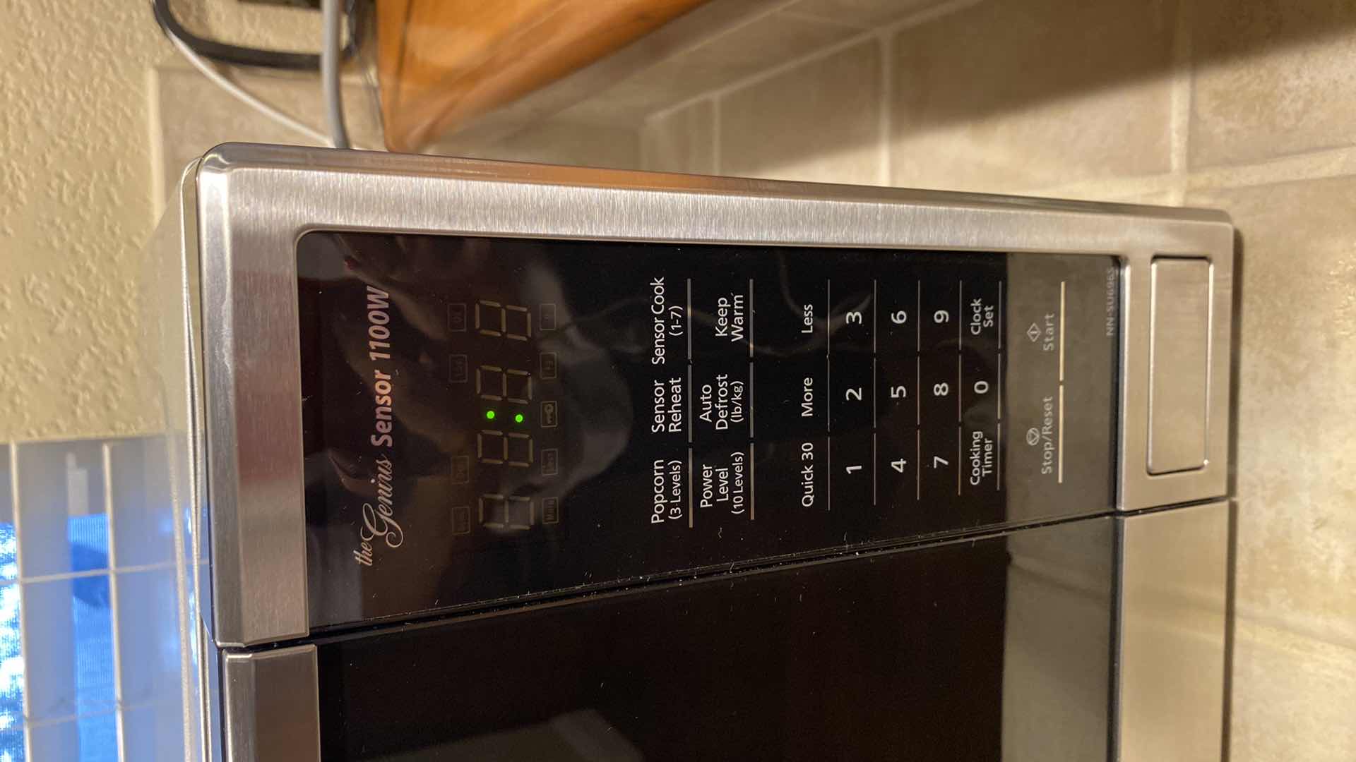 Photo 1 of PANASONIC 1100W MICROWAVE