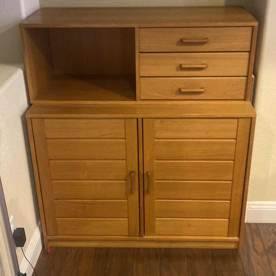 View 1 of 2 PIECE OAK CABINET - TOP 40” x 15 1/2” H14 1/2” (removable) BOTTOM CABINET 40” x 20” H30 1/2”