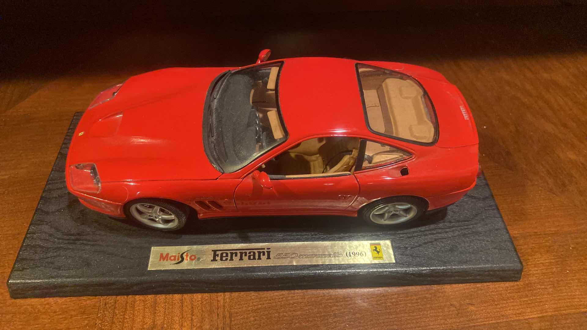Photo 1 of MAISTO FERRARI COLLECTABLE MODEL CAR 9 1/2“ & HOWDY DOODY MINI LUNCH BOX