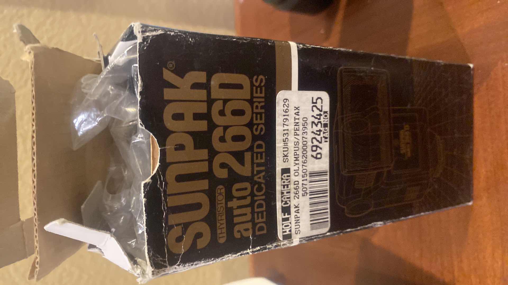 Photo 1 of KIRON 70-150mm CAMERA LENS & SUNPAK FLASH