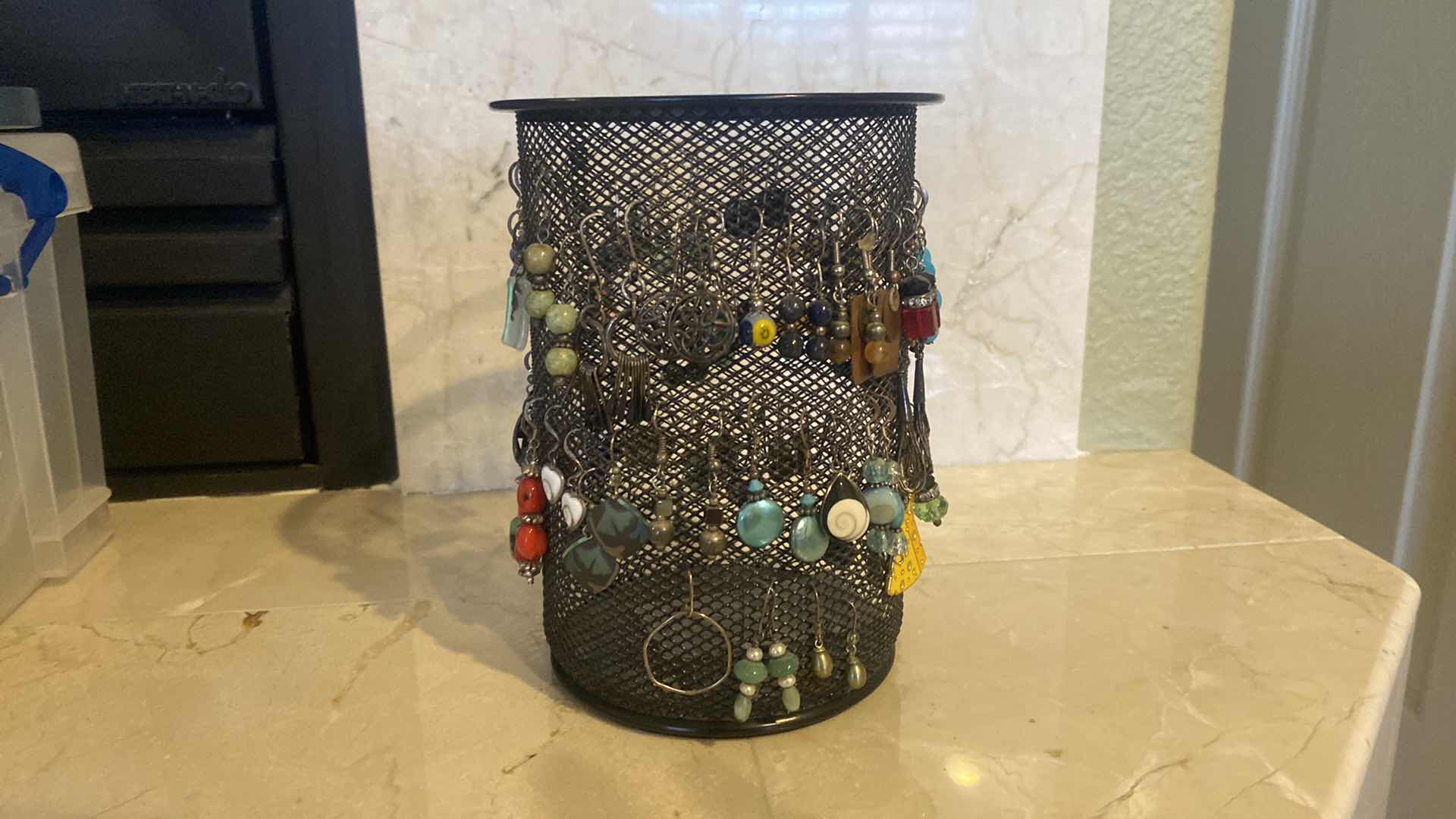 Photo 1 of LADIES COSTUME JEWELRY - EARRINGS